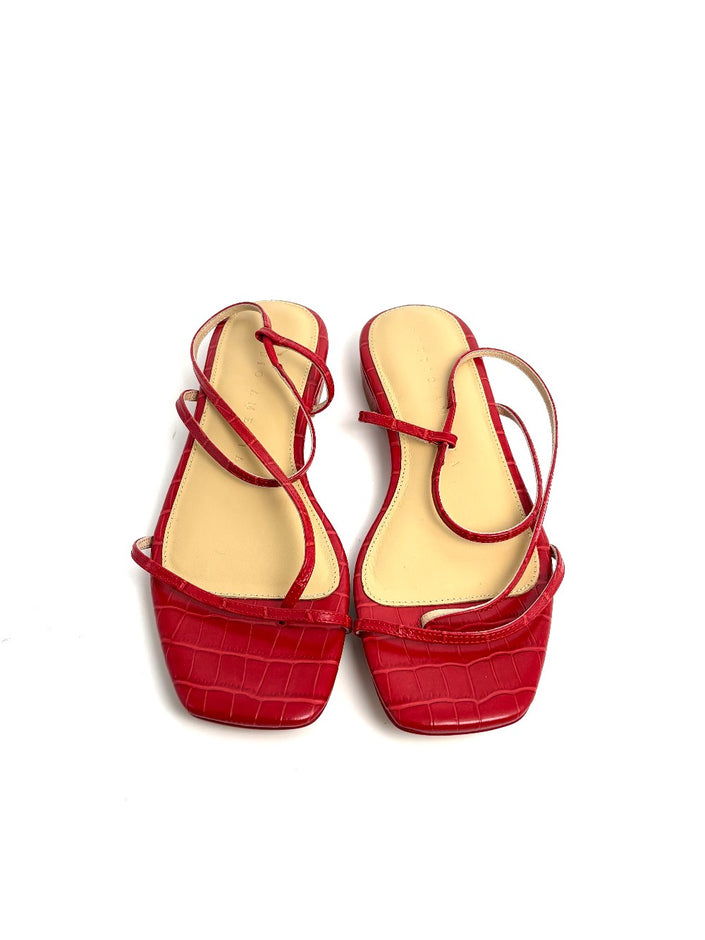 Brand New. Studio Amelia Thongs Croc Red. 37|11689