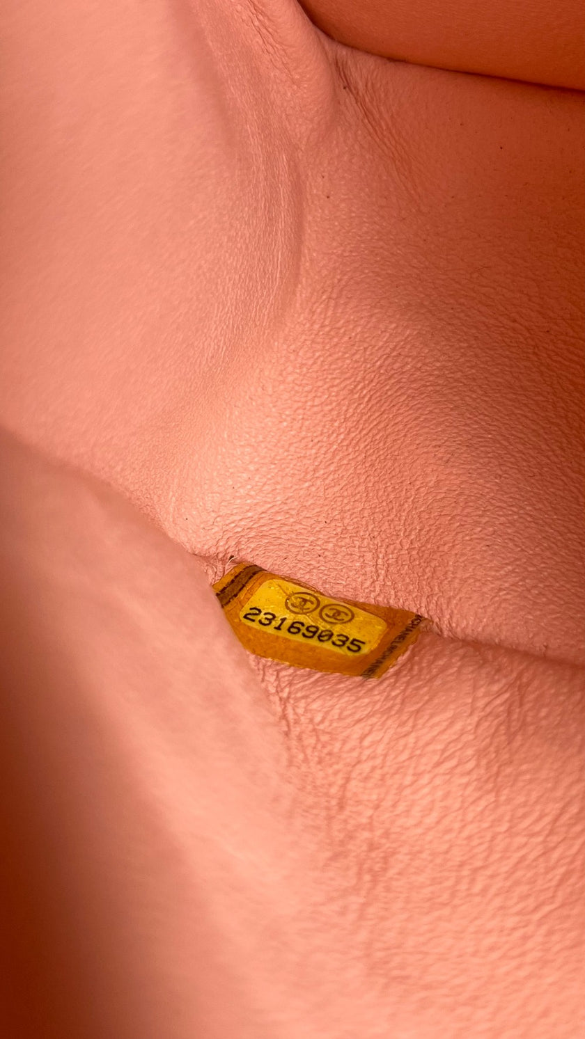 Like New. Chanel Small Reissue Tweed Pink. 23169035|4198