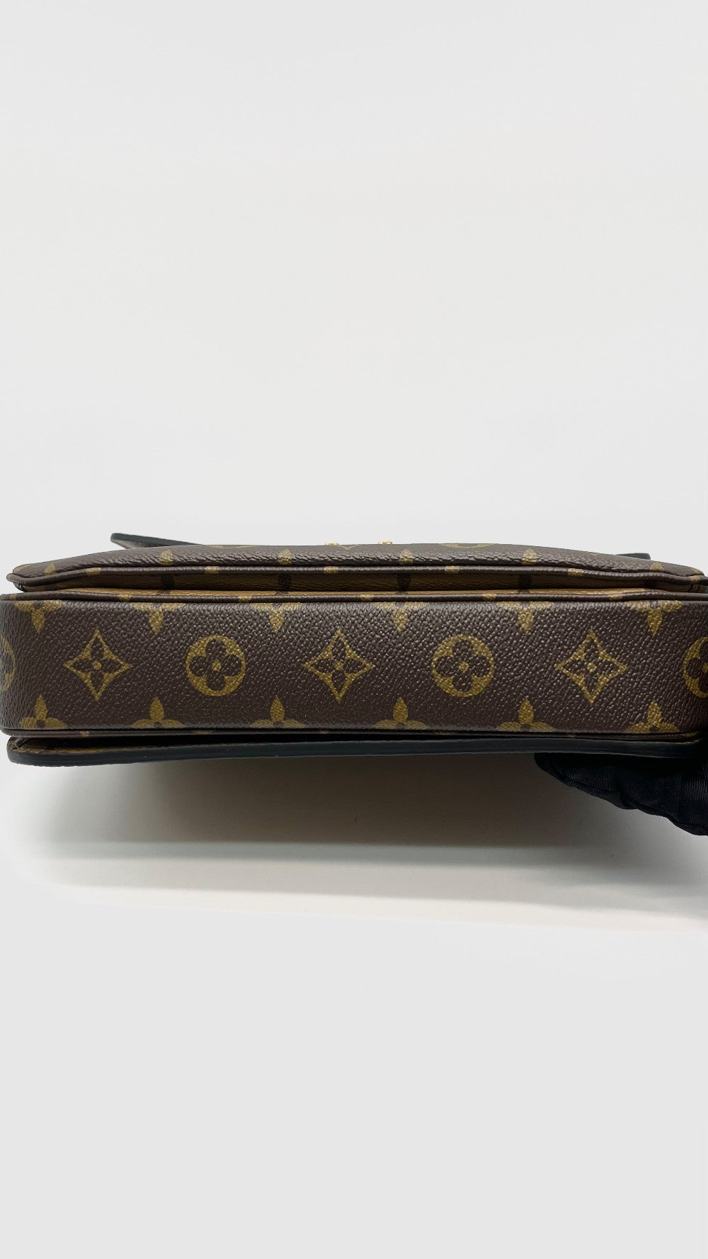 Unused. LV Metis Monogram Reverse GHW. PL3250|16411