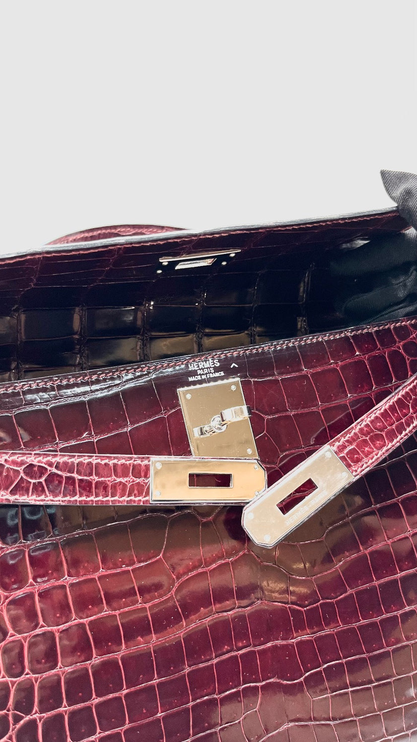 Like New. Hermes Kelly 28 Bordeaux Porosus Croc PHW. H Square 020013|15249