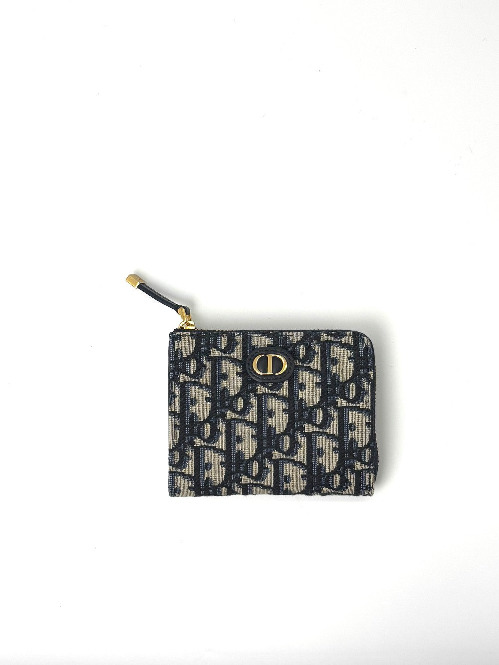 Like New. Dior 30 Montaigne Medium Blue Wallet. 43MA0235|6786