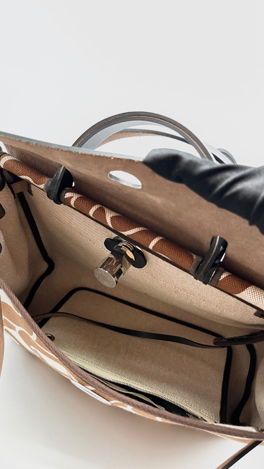 Like New. Hermes Herbag 31 Canvas Maillons&Co PHW. WCH010BP|16580