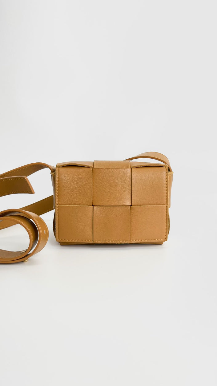 Like New. Bottega Cassette Flap Mini|4517