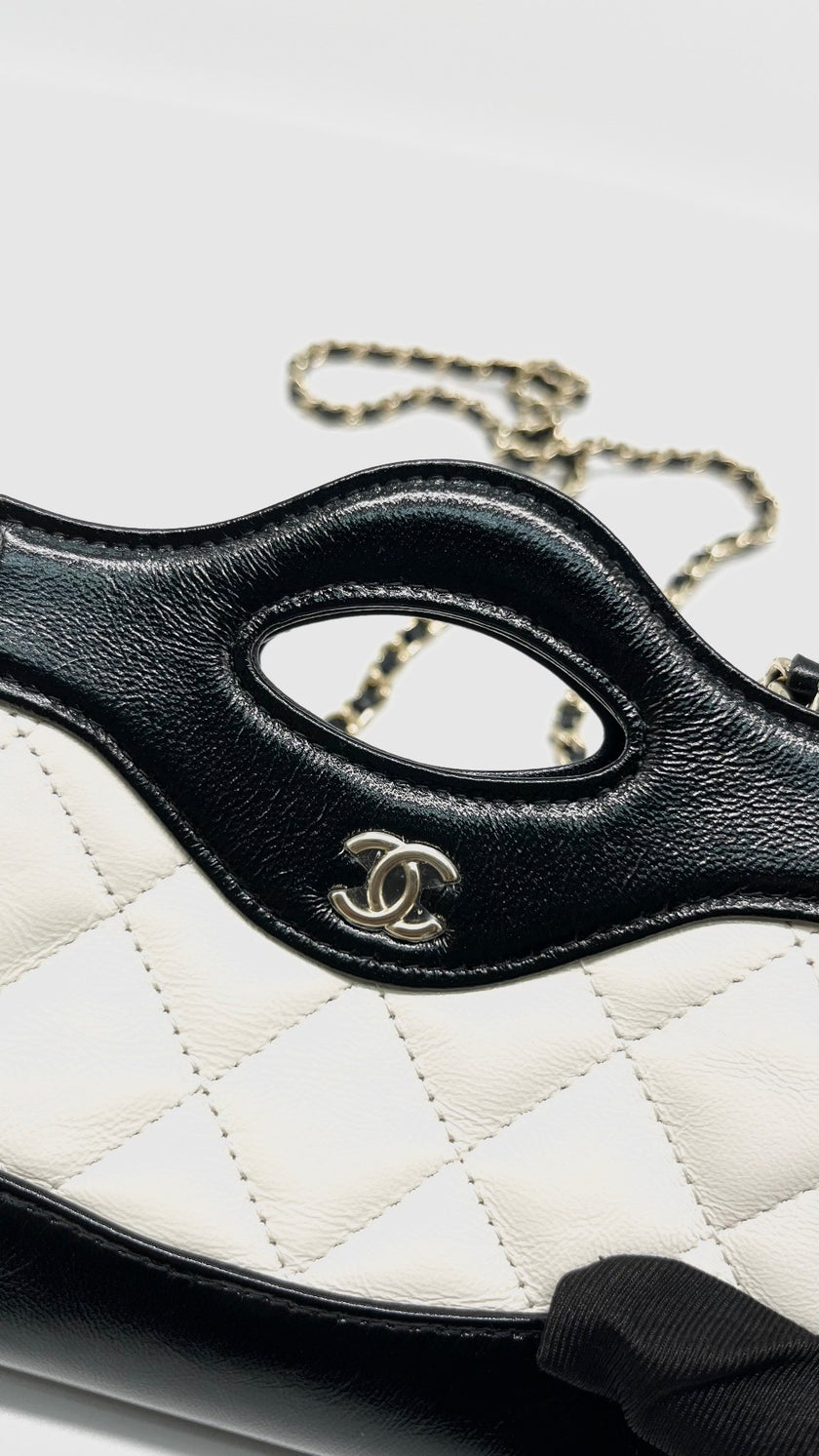 Unused. Chanel 31 Nano Calfskin White/Black GHW. GAL8GG26|13376