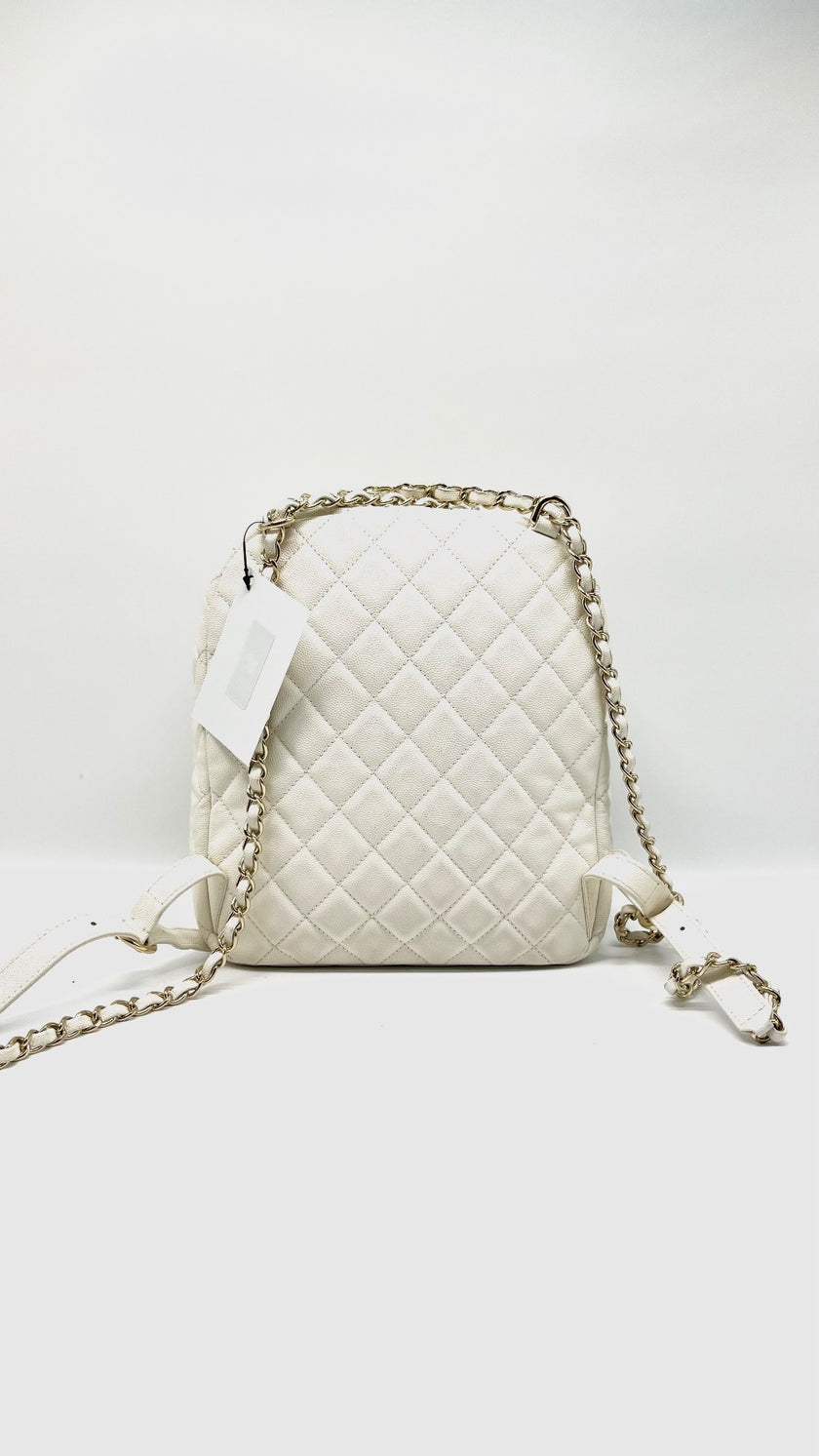 Preowned. Chanel CC Day Backpack White Caviar GHW. 27035013|13835