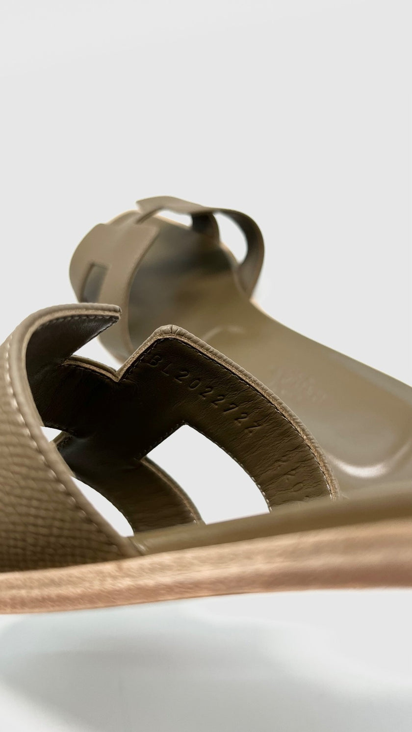 Brand New. Hermes Oran Etoupe. 38|10575