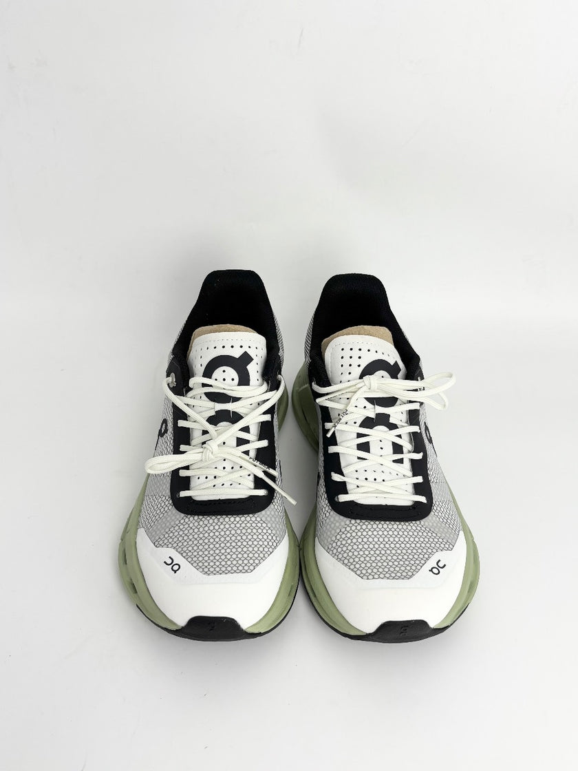 Brand New. On Cloudnova Z5 Rush Sneakers Black/White. 7|12949