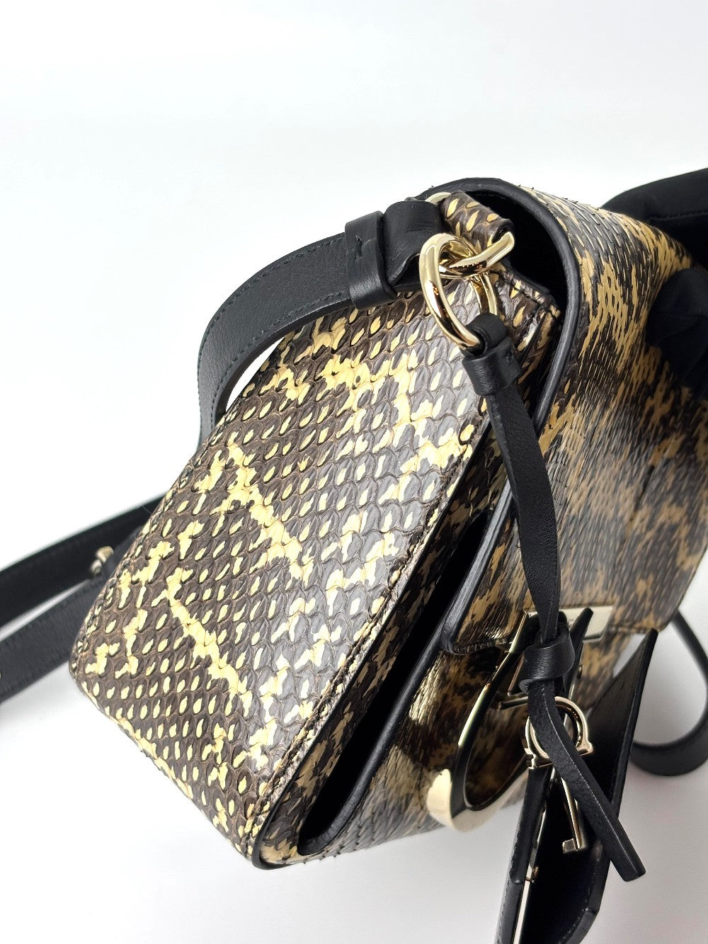 Preowned. Ferragamo Sofia Phyton Crossbody|6004