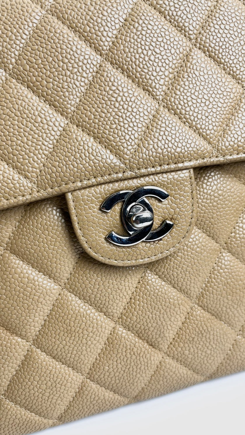 Preowned. Chanel Vintage Tall Flap Beige. 6143234|4251