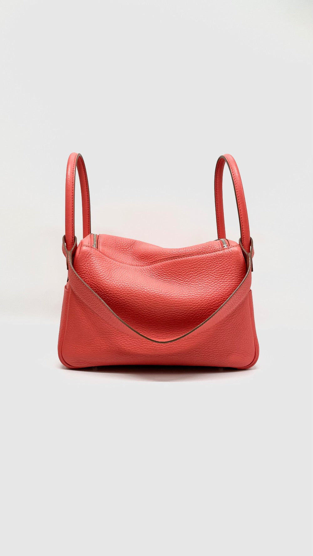 Preowned. Hermes Lindy 26 Rose Jaipur Togo PHW. XPY001BY|10487