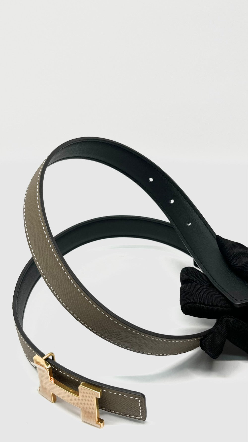 Brand New. Hermes Belt Etoupe/Black 75cm. UID400CF|12208