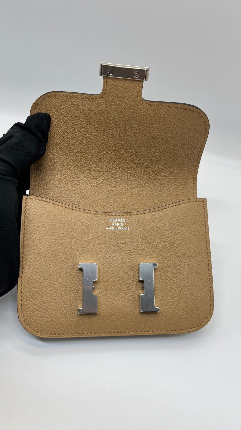 Brand New. Hermes Constance Slim Passant Chai PHW. UMZ002MM|5422