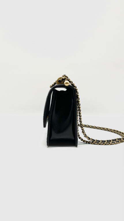 Brand New. Chanel Perfect Fit Flap Black Calfskin GHW. L9GU0P02|7904
