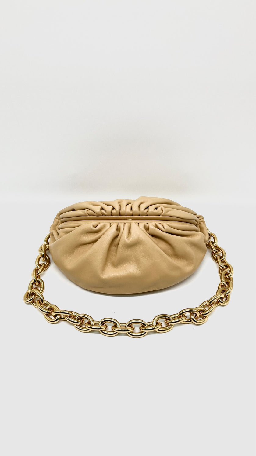 Unused. Bottega Chain Pouch Belt Bag Beige. GHW|13397