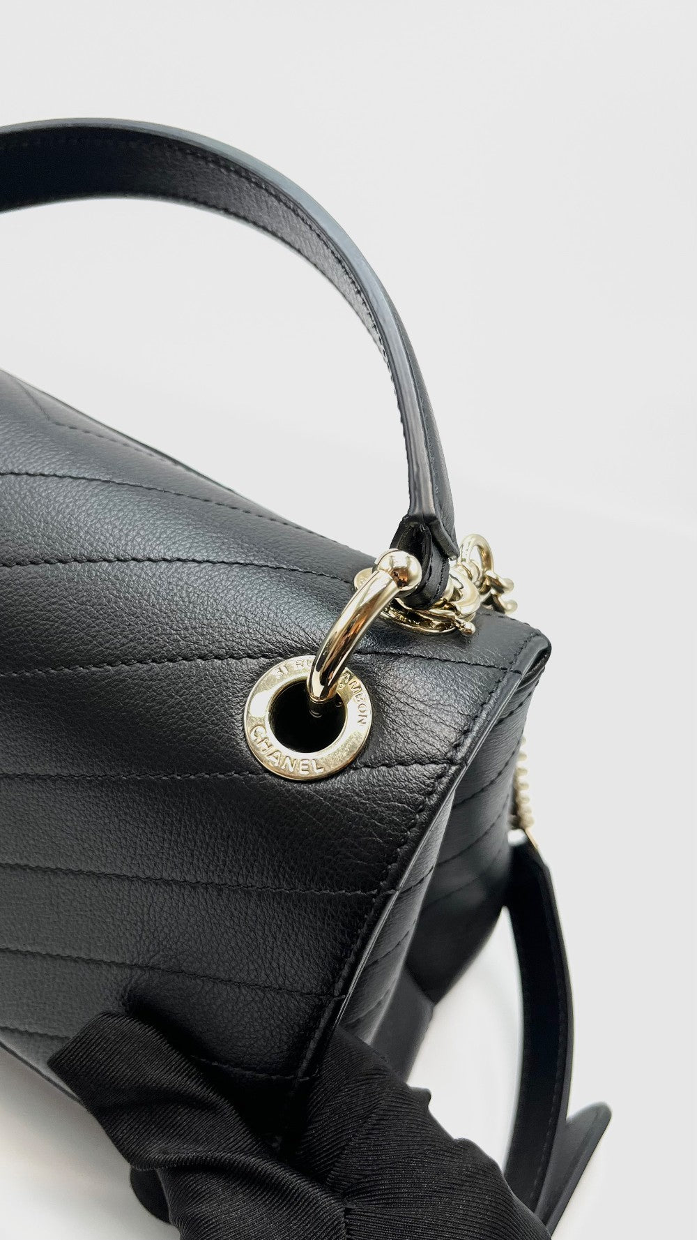 Like New. Chanel Top Handle Chevron Black Calfskin GHW. 27528955|16532