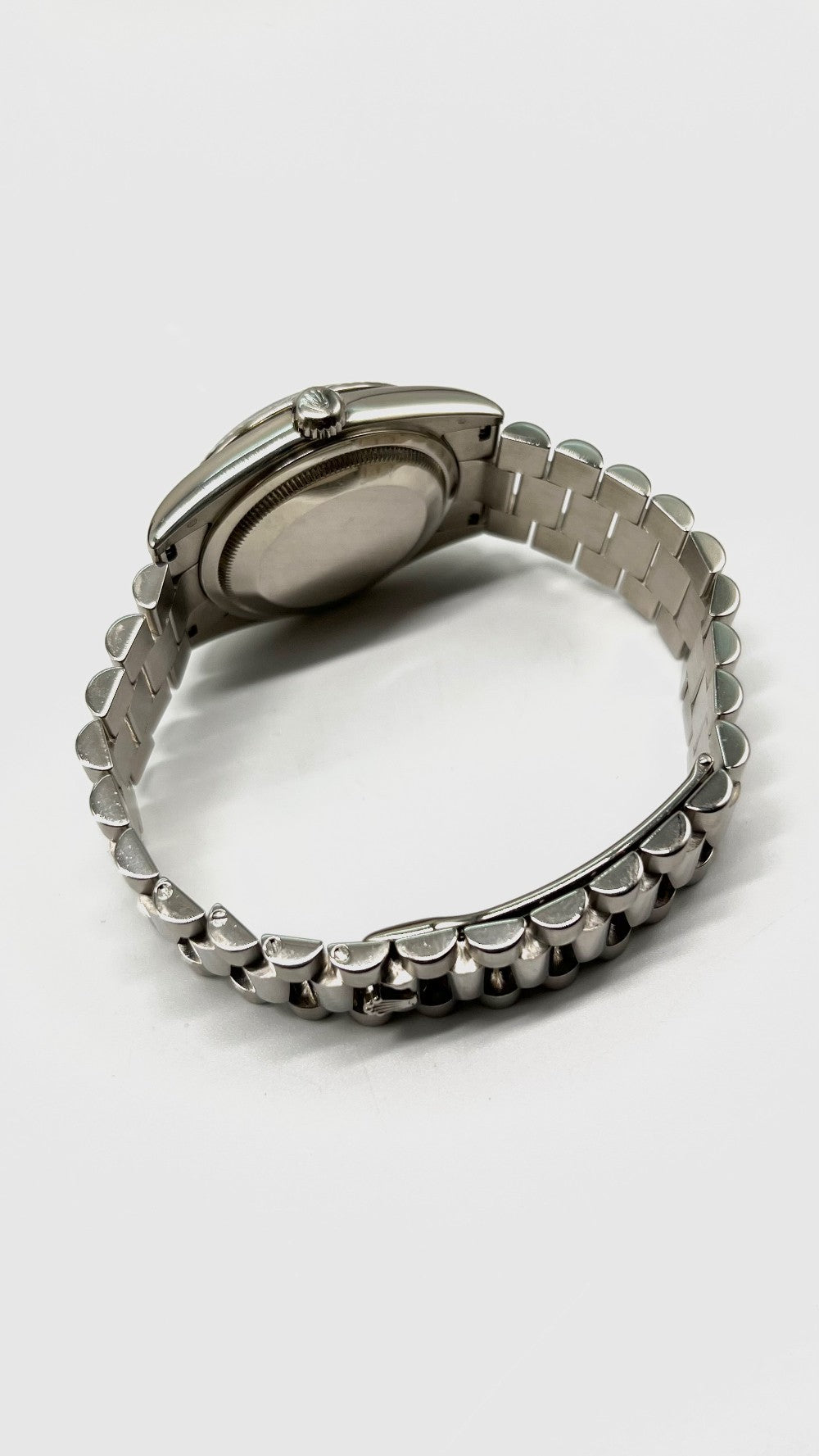 Preowned. Rolex Daydate 36 MM MOP Tahistian w/ dias Full White Gold President 2005 23 Links.|11481