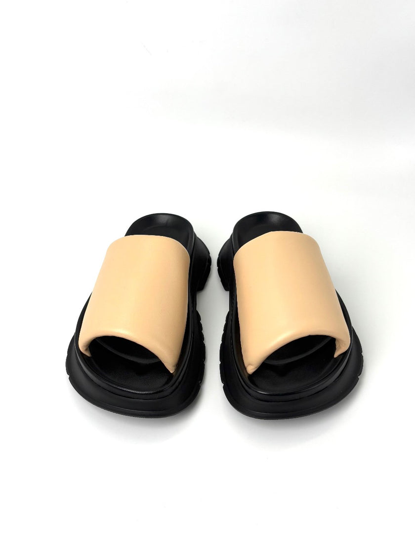 Brand New. Givenchy Slides Beige/Black. 36|7556
