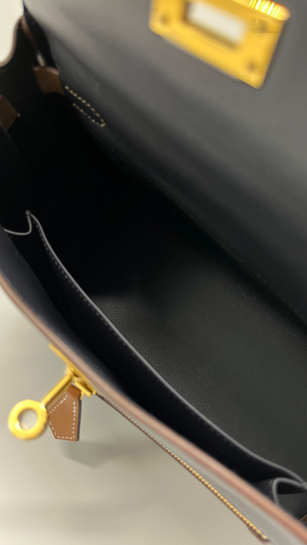 Brand New. Hermes Kelly 25 Colormatic Blue/Black/Chai/Etoupe/Gold Swift. UST494UA|4948