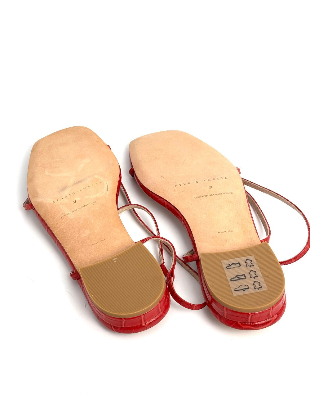 Brand New. Studio Amelia Thongs Croc Red. 37|11693