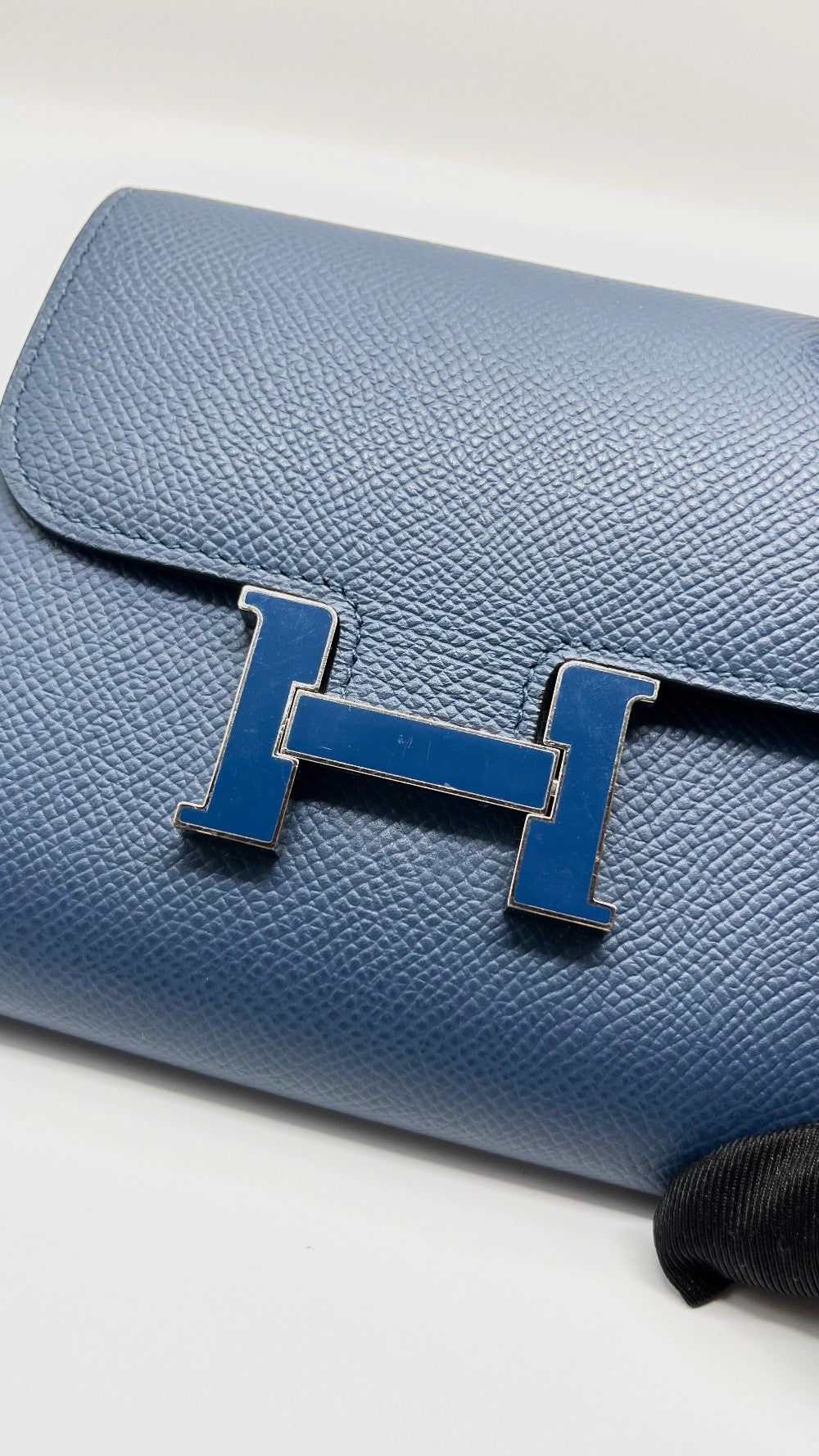 Like New. Hermes Constance Wallet Compact Blue|5527