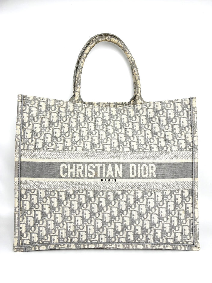 Brand New. Dior Book Tote Medium Oblique. 50MA1222|12470