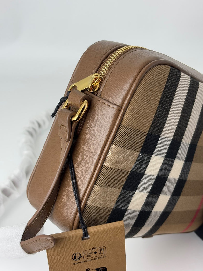Brand New. Burberry Camera Bag Brown|6344