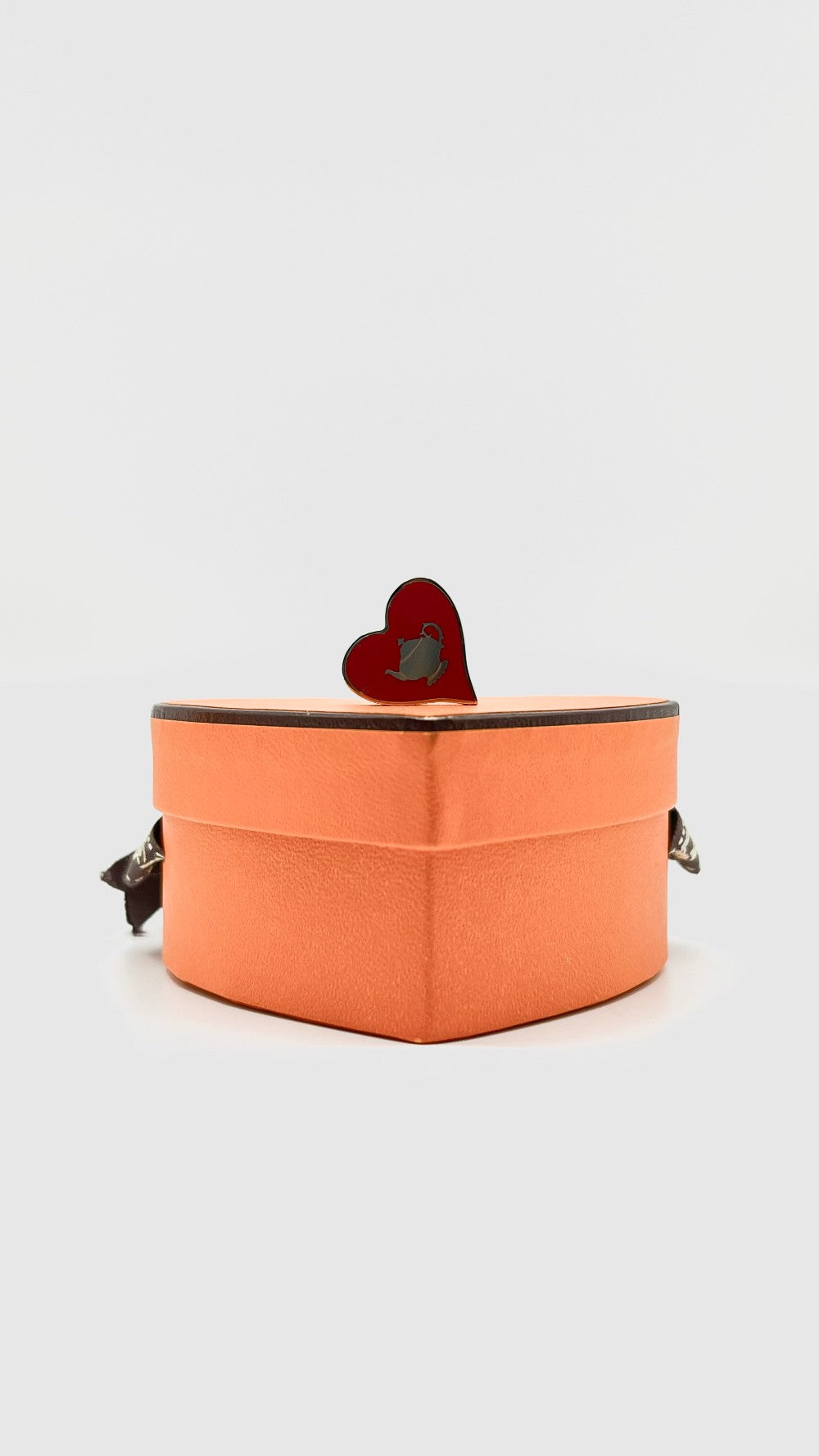 Brand New. Hermes Heart Scarf Ring|9588