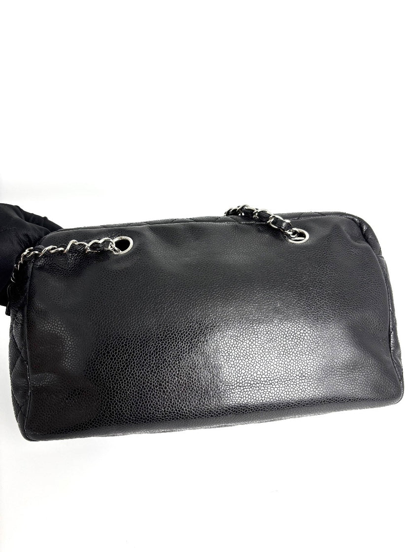 Preowned. Chanel Bowler Tote Black. 13993706|4044