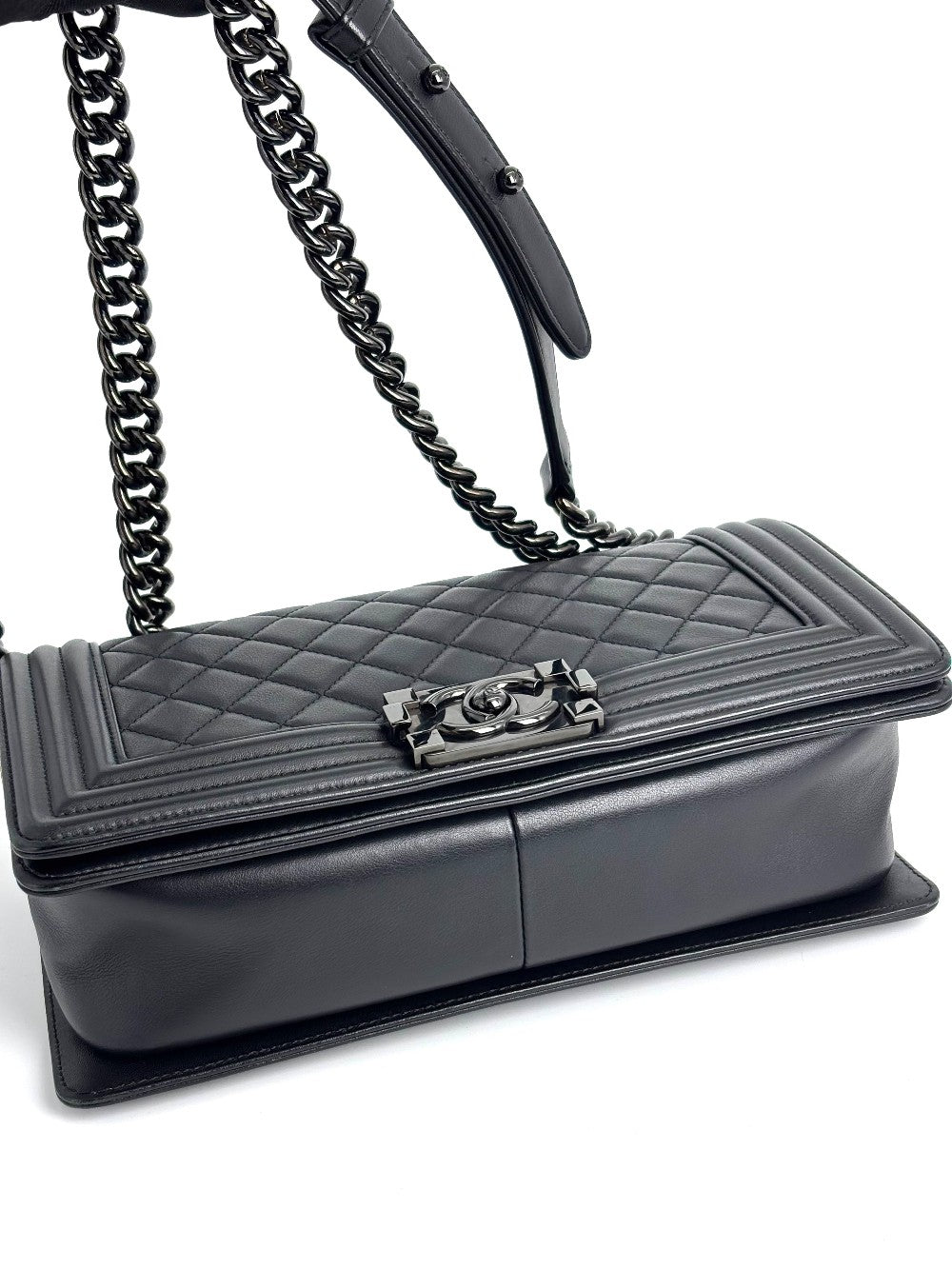 Preowned. Chanel Leboy Old Medium So Black. 24954970|4301