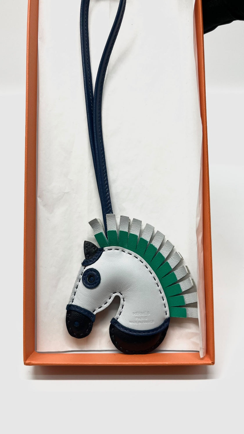 Brand New. Hermes Gee Gee Savannah Charm|9986