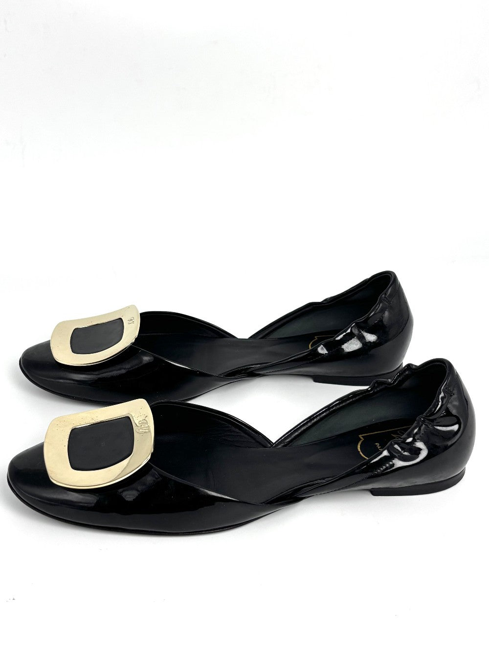 Preowned. Roger Vivier Flats Patent Black. 37.5|11021