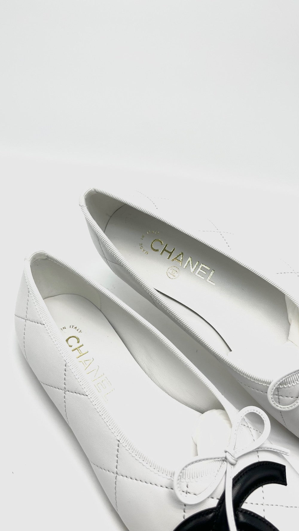 Brand New. Chanel Cambon Ballet Flats White/Black. 37C|16762