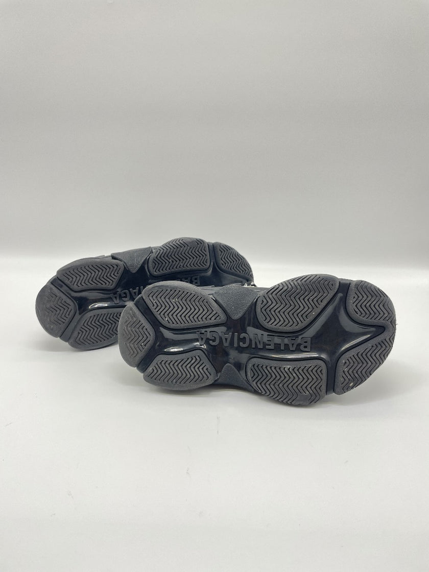 Preowned. Balenciaga x Adidas Triple S Sneakers for Kids Black & White. 29|10288