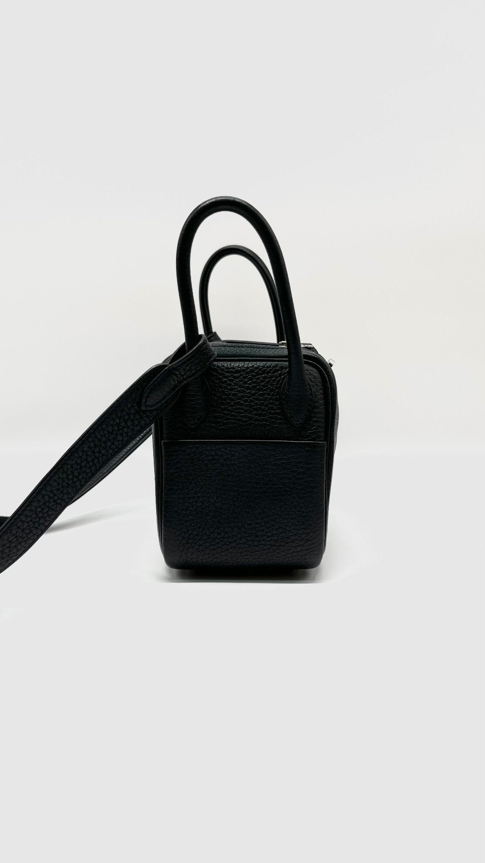 Preowned. Hermes Mini Lindy Noir Togo PHW. WTI324HY|9244