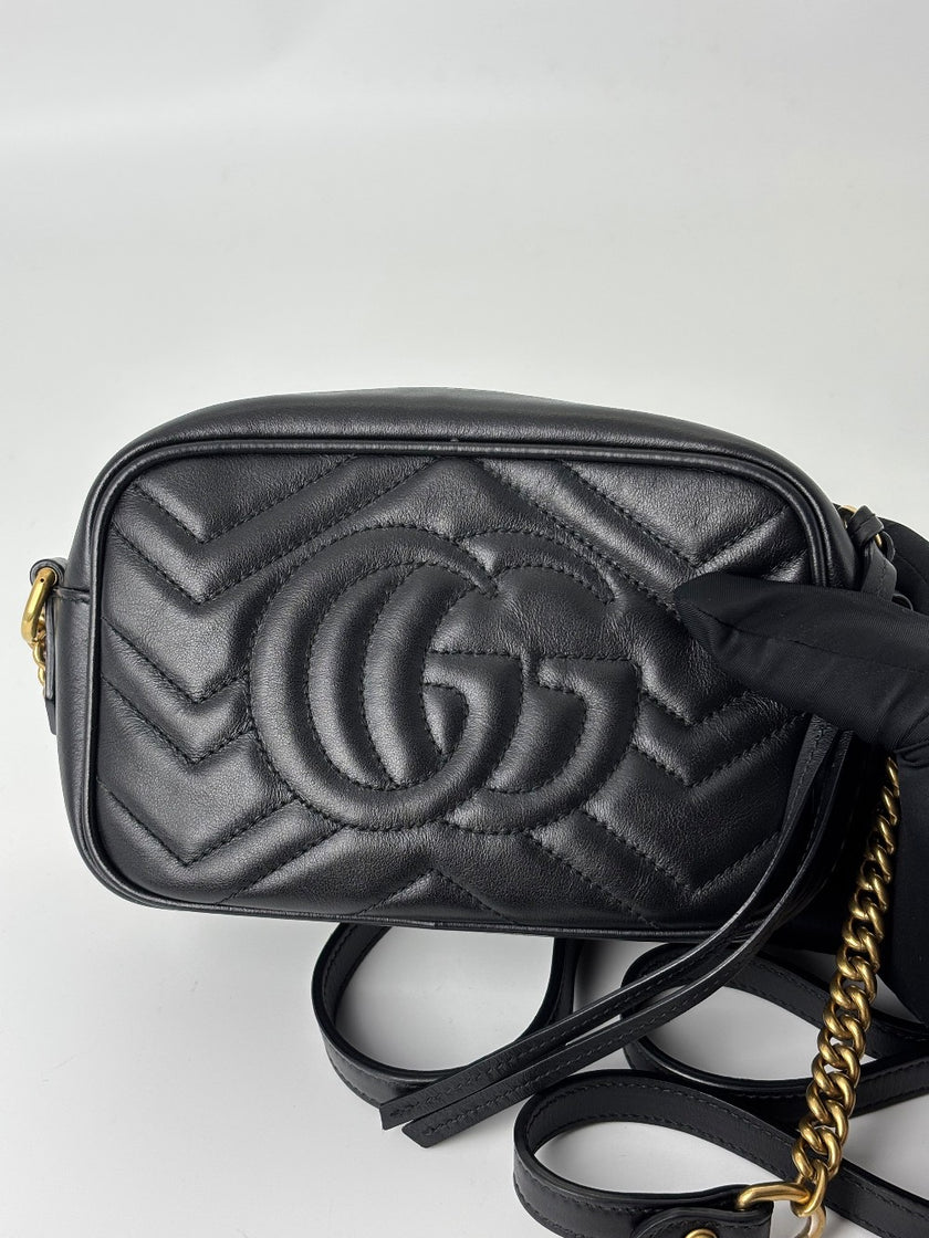 Preowned. Gucci Marmont Camera Case Black. 448065-204991|5871