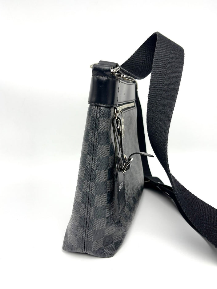 Preowned. LV Mick PM Messenger Graphite. CA2188|8186