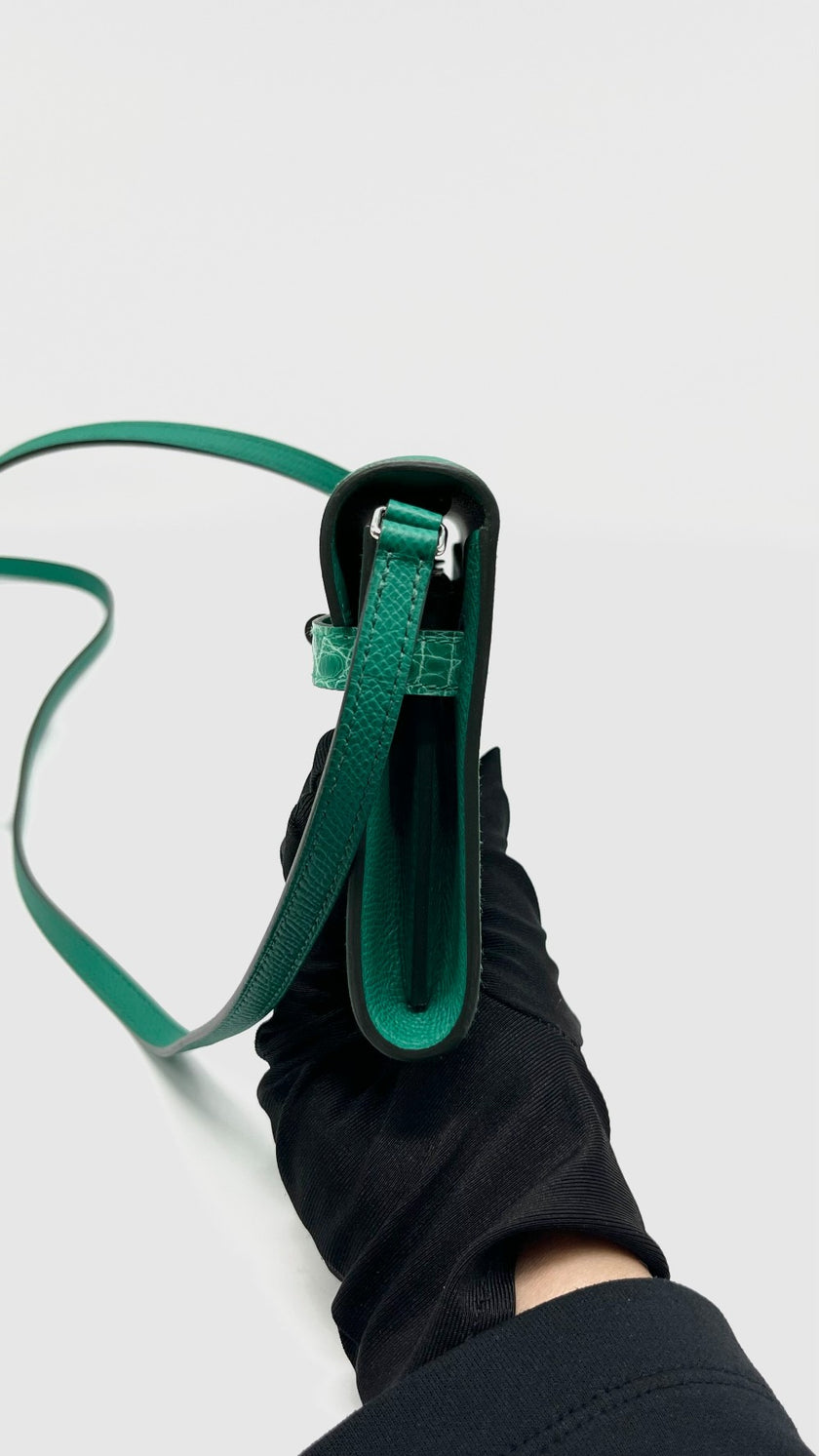 Preowned. Hermes Kelly To Go Menthe Alligator Epsom PHW. UNN003IA|12992