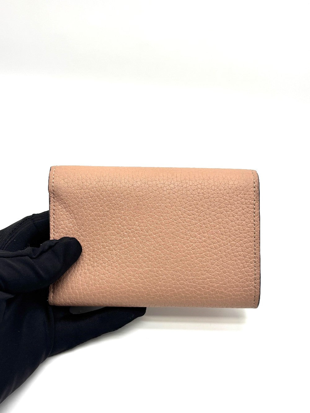 Preowned. LV Capucines Compact Wallet Pink. MI1178|16967