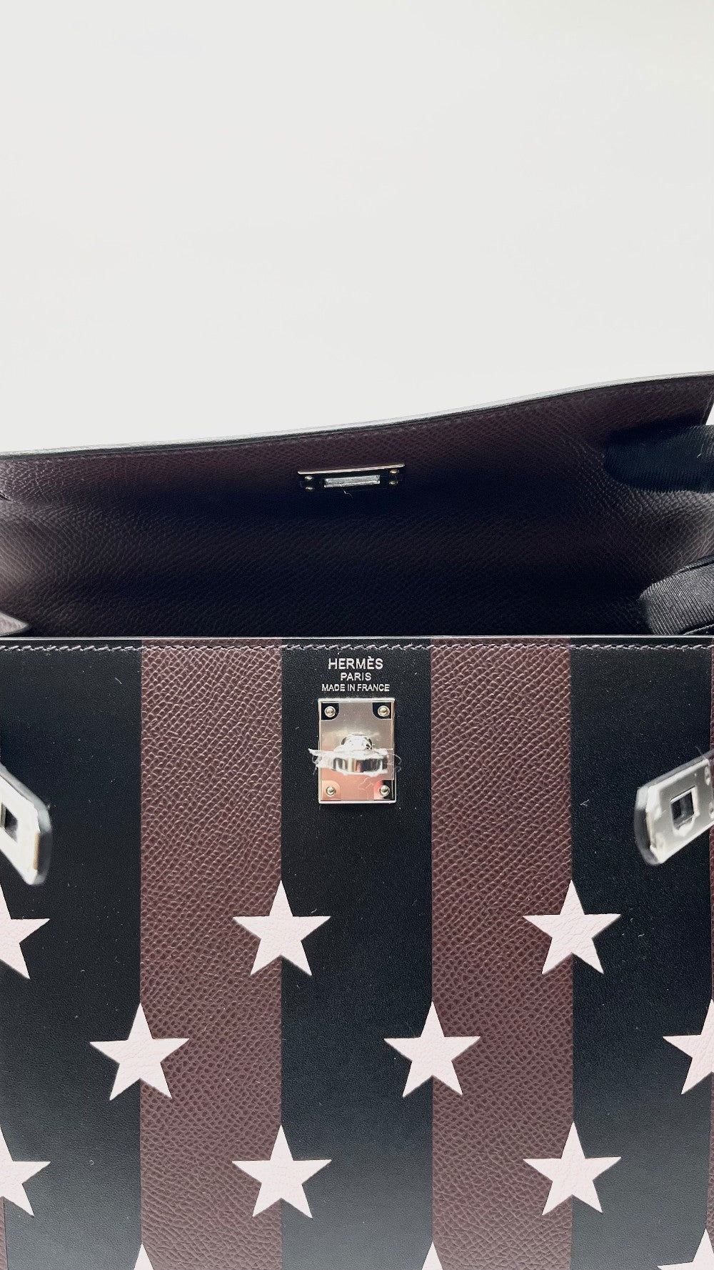 Brand New. Hermes Kelly 25 Casaque Etoilee Rouge Sellier/Noir/Rose Darling PHW. WHT319BI|10217