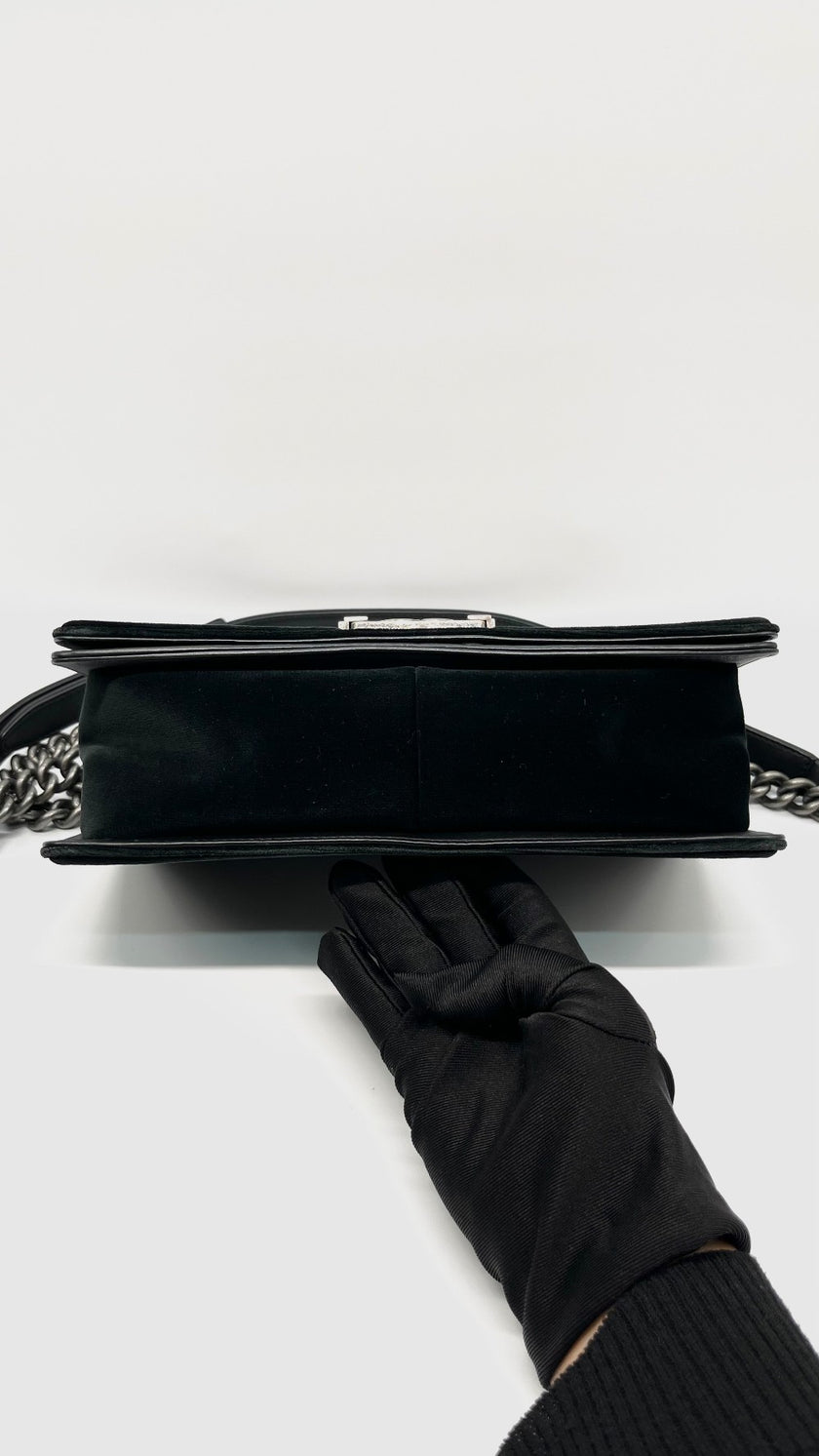 Preowned. Chanel Leboy Old Medium Black Velvet Ruth HW. 19944432|14735