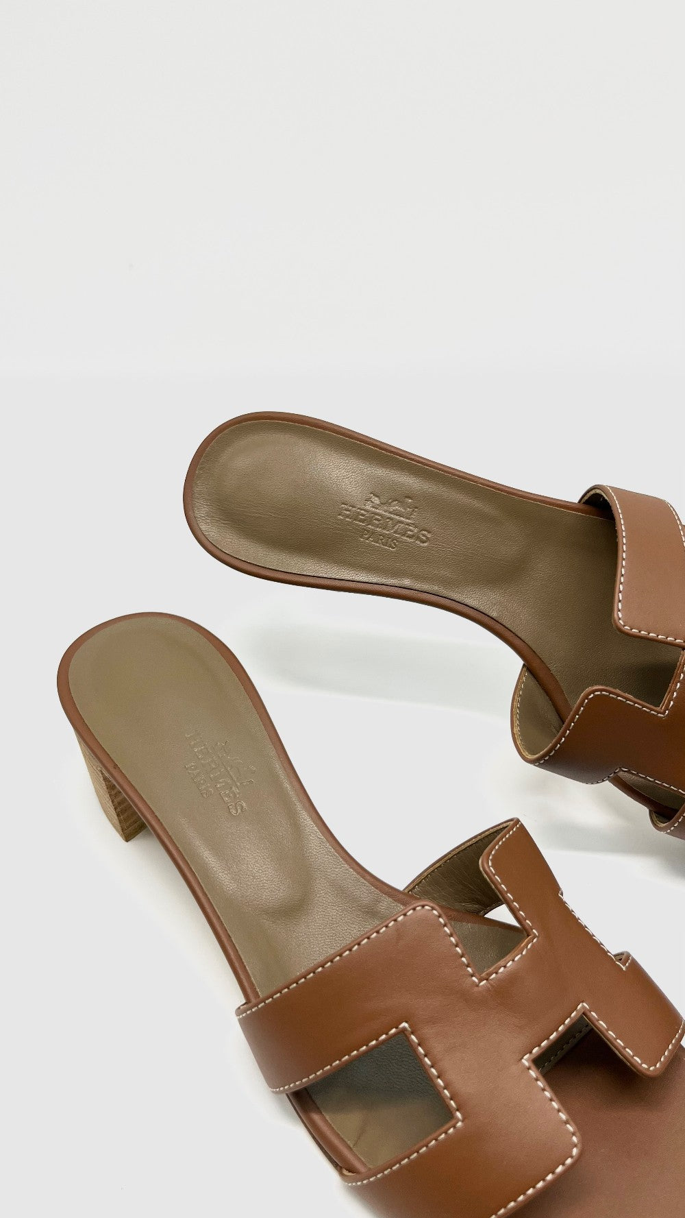 Brand New. Hermes Oasis Gold. 37|13974