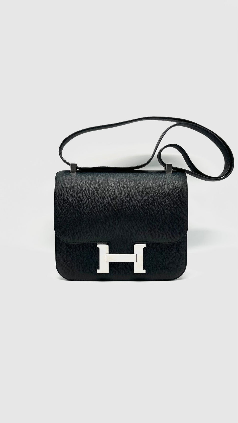Like New. Hermes Constance 24 Black Epsom PHW. CHT917FT|15411