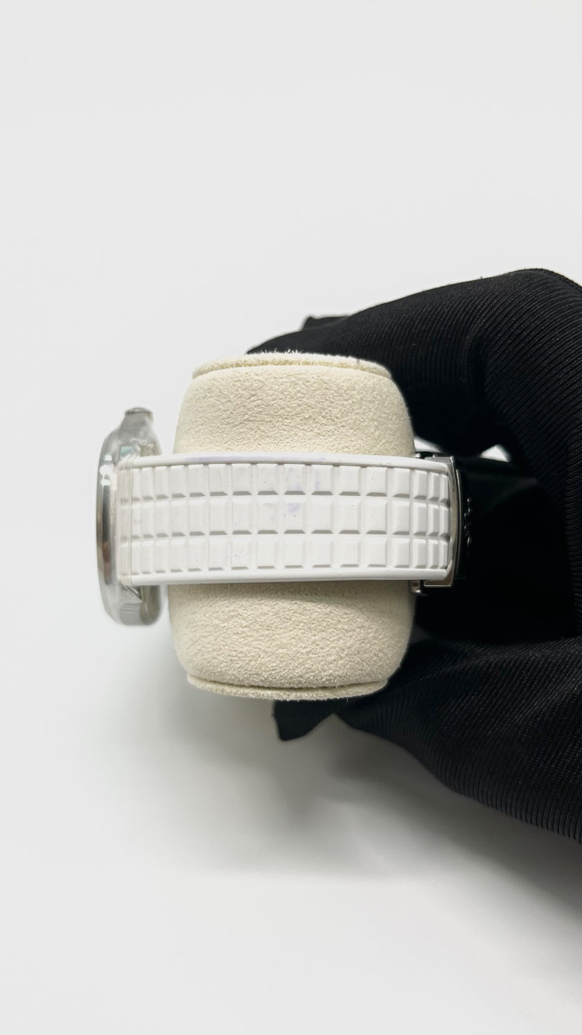 Preowned. Patek Aquanaut 5067A-024 with Diamonds White Rubber Strap 2019 35.6 mm|5728
