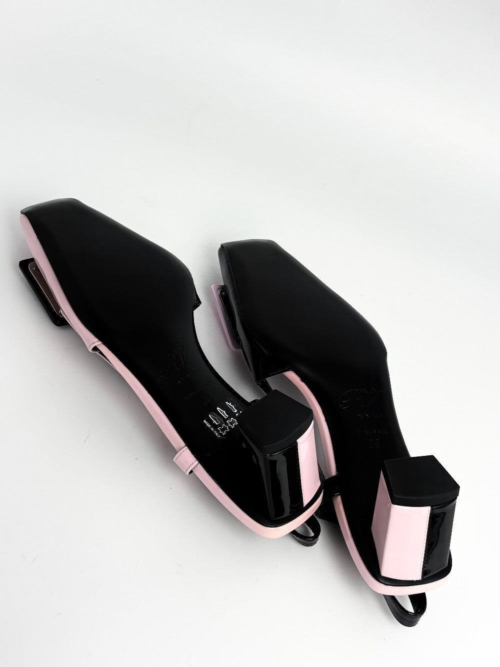 Brand New. Roger Belle Vivier Sling Back Patent Black/ Pink. 36|12796