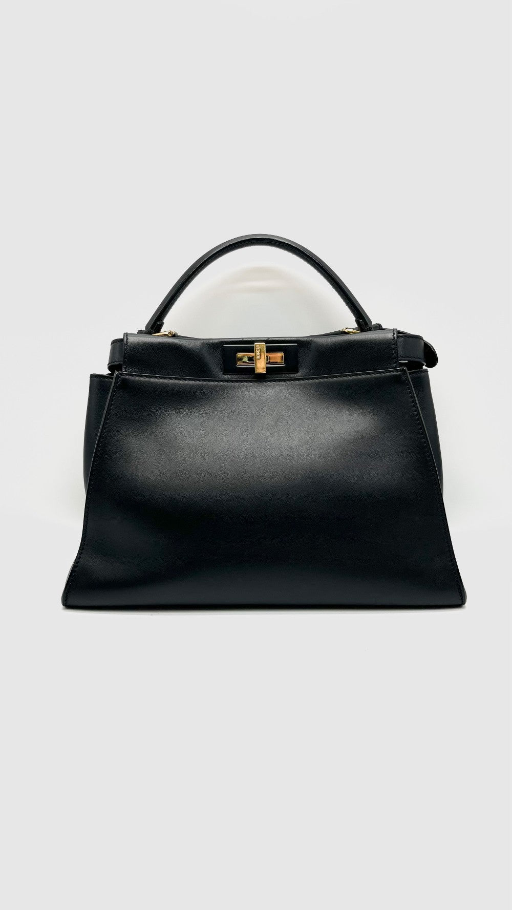 Preowned. Fendi Peekaboo Regular Black GHW|15660