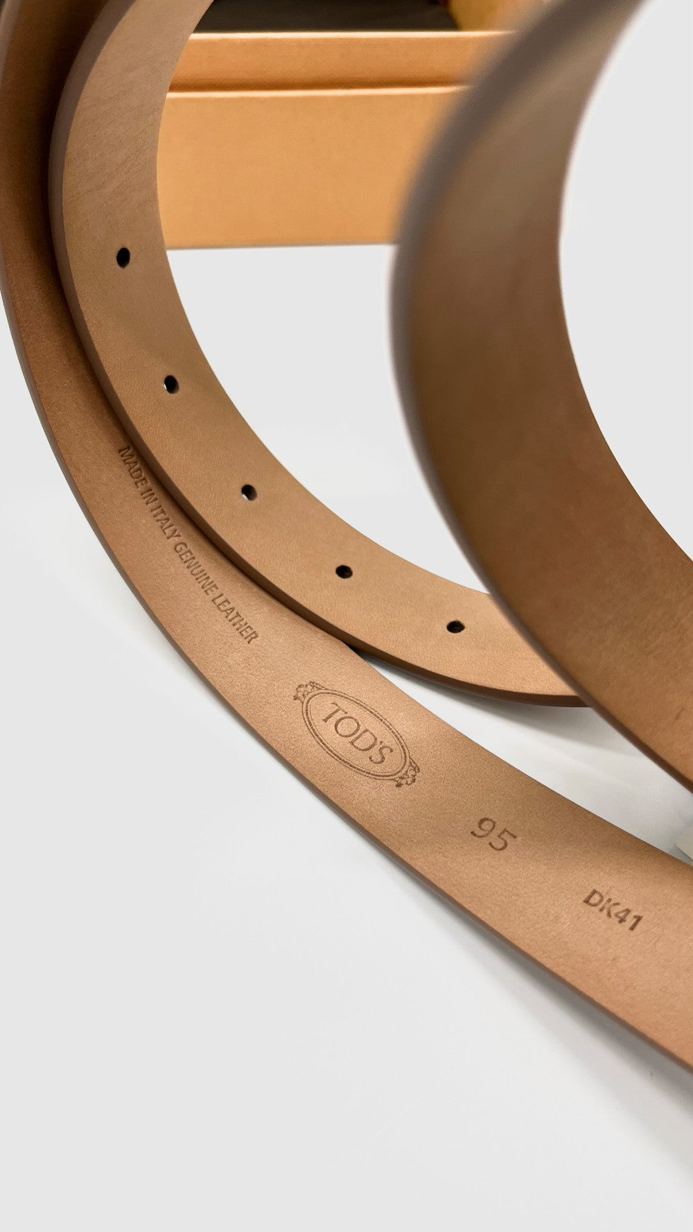 Brand New. Tods Belt Nude 95cm. DK41|10522