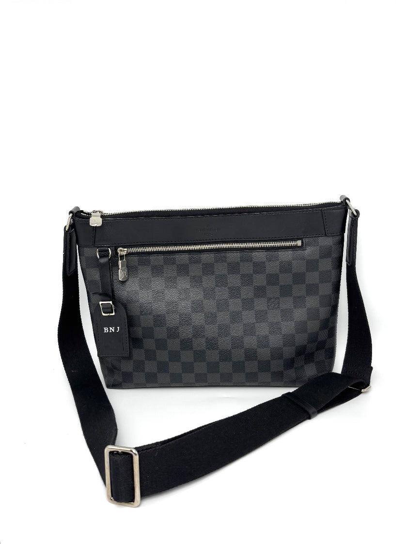 Preowned. LV Mick PM Messenger Graphite. CA2188|8185