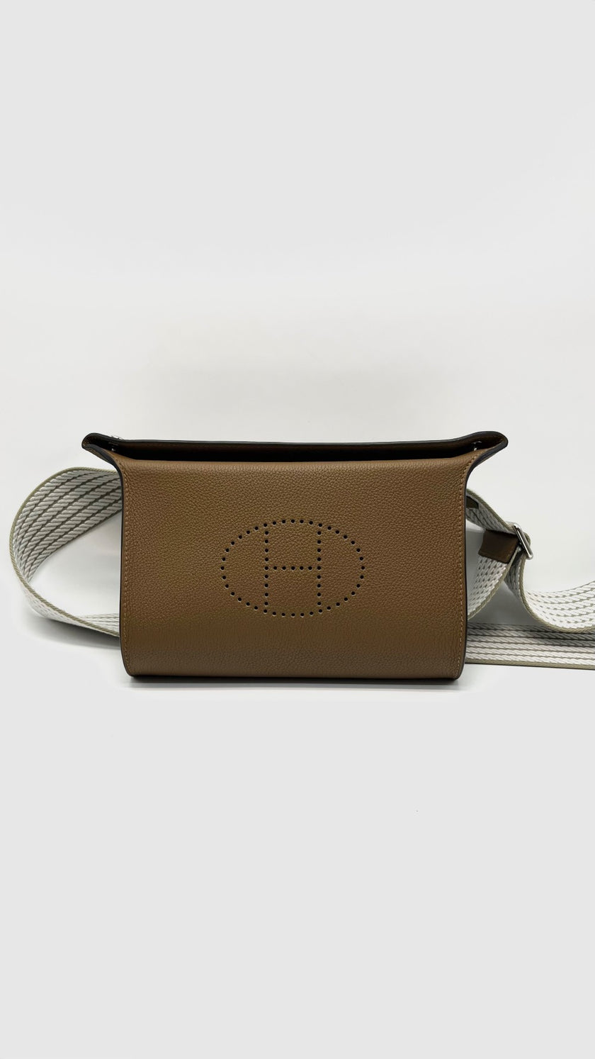 Brand New. Hermes Videpoches Alezan Evercolor PHW. KFS007GX|16280