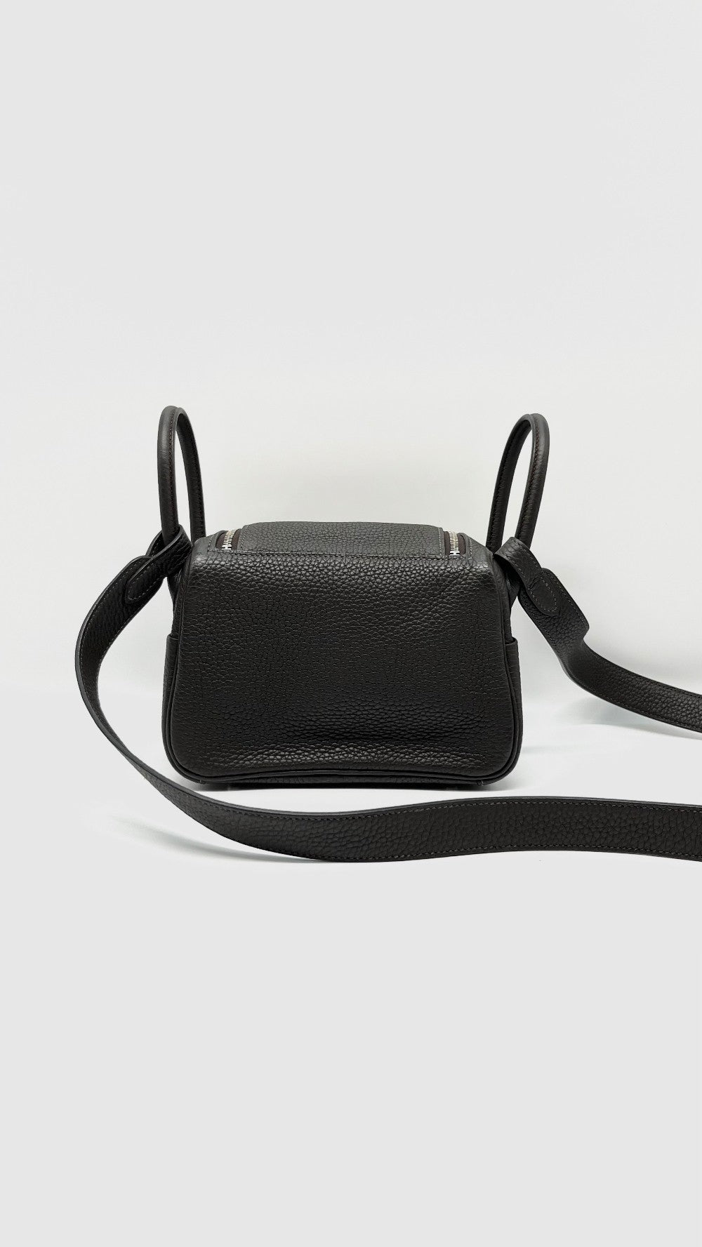 Like New. Hermes Mini Lindy Togo Ebene PHW. DCT382NN|13038