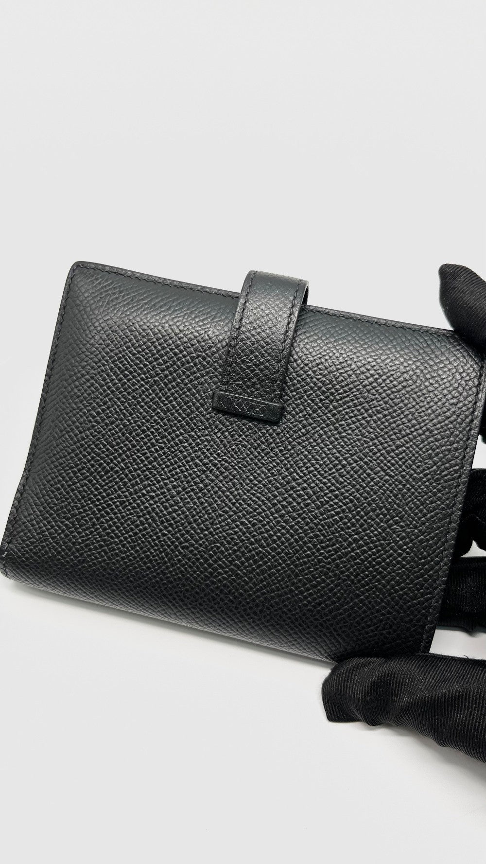 Preowned. Hermes Bearn Compact Wallet Black PHW. DNN002NY|9927